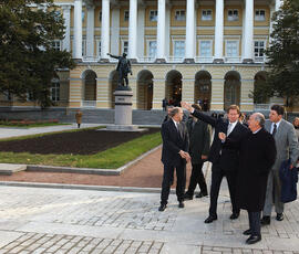 Encuentro con el Gobernador de San Petersburgo