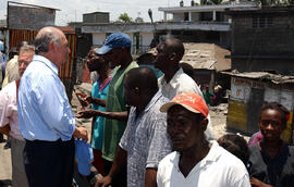 Presidente Ricardo Lagos Entrega Ayuda Humanitaria